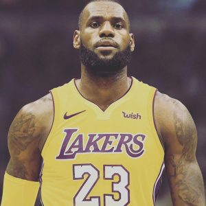 LeBron James se alătură echipei Los Angeles Lakers