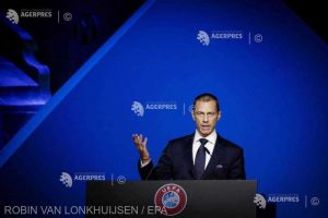 Preşedintele UEFA nu va forţa revenirea spectatorilor în stadioane