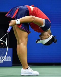 Bianca Andreescu, șchiopătând, a fost eliminată de la US Open