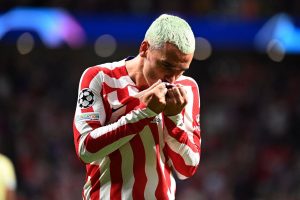 Antoine Griezmann cere iertare fanilor lui Atletico Madrid Antoine Griezmann cere iertare fanilor lui Atletico Madrid