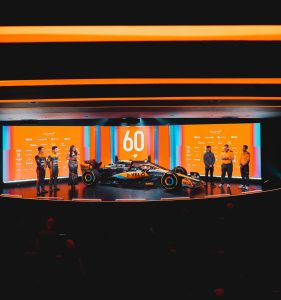 McLaren şi Aston Martin şi-au prezentat monoposturile pentru noul sezon din Formula 1